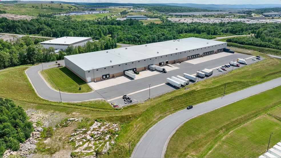 450 Research Dr, Pittston, PA à louer - Aérien – Image 2 sur 2