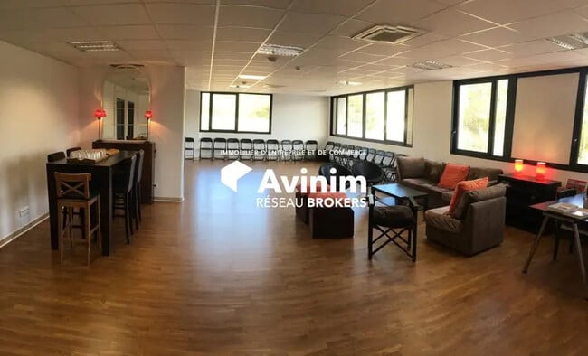 Plus de détails pour Bureau à vendre