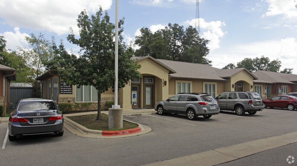 13284 Pond Springs Rd, Austin, TX à vendre - Photo de l’immeuble – Image 2 sur 2