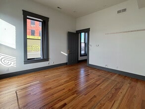 900 E Jefferson St, Louisville, KY à louer Photo intérieure– Image 2 sur 13