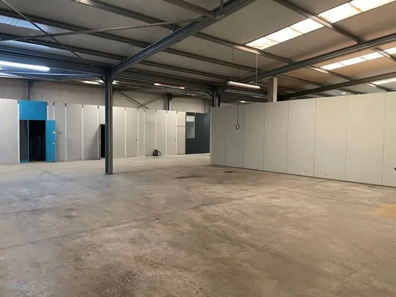 Bureau dans Compiègne à louer - Photo de l’immeuble – Image 3 sur 4