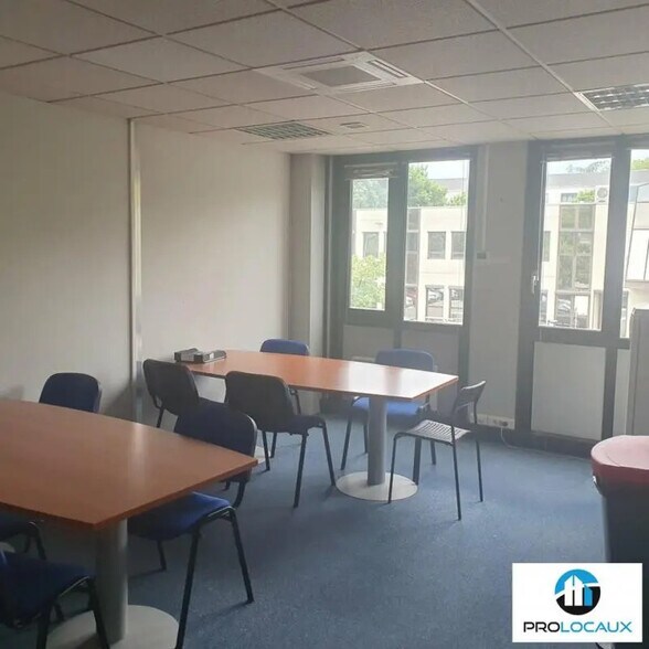 Bureau dans Grenoble à louer - Photo de l’immeuble – Image 2 sur 12