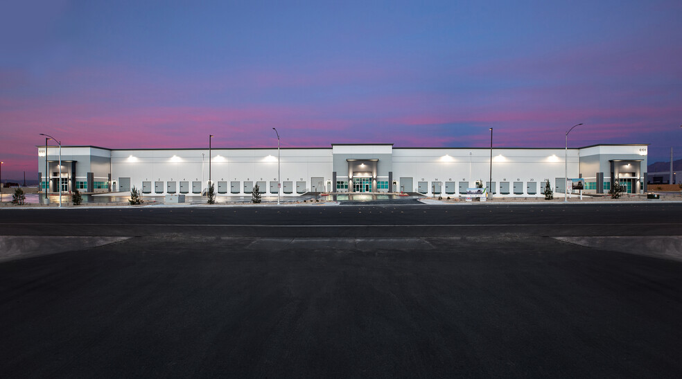 6101 N Hollywood Blvd, Las Vegas, NV à louer - Photo de l’immeuble – Image 3 sur 23