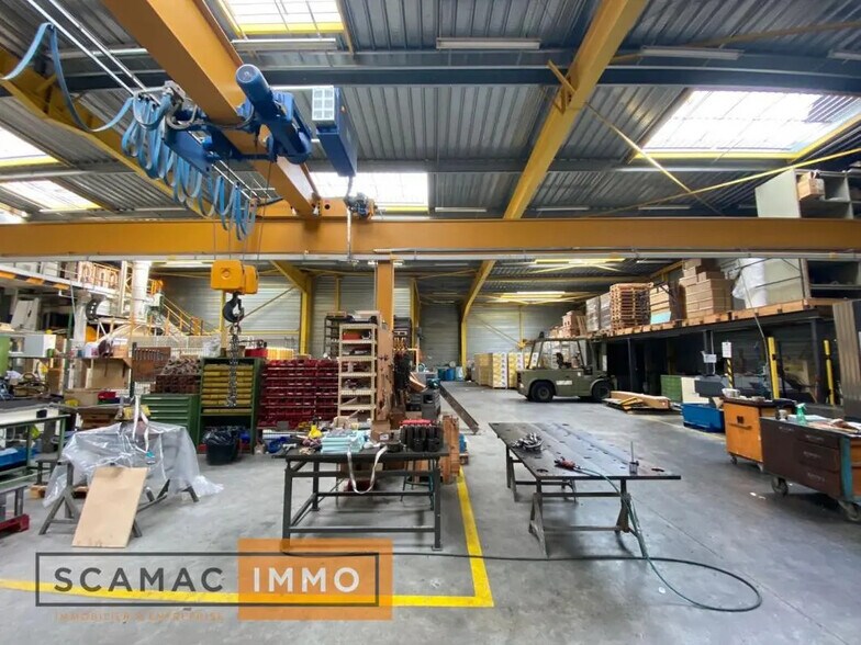 Industriel/Logistique dans La Ville-du-Bois à vendre - Photo de l’immeuble – Image 1 sur 7