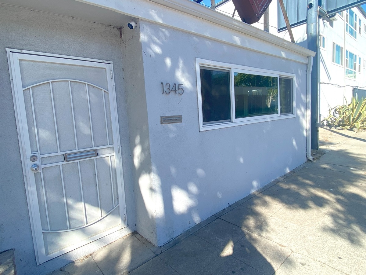1339-1345 Wilcox Ave, Los Angeles, CA à louer Photo de l’immeuble– Image 1 sur 31