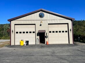 45 E Bacon St, Pottsville, PA à louer Photo intérieure– Image 1 sur 18