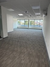 3000 W Olympic Blvd, Los Angeles, CA à louer Photo intérieure– Image 1 sur 8