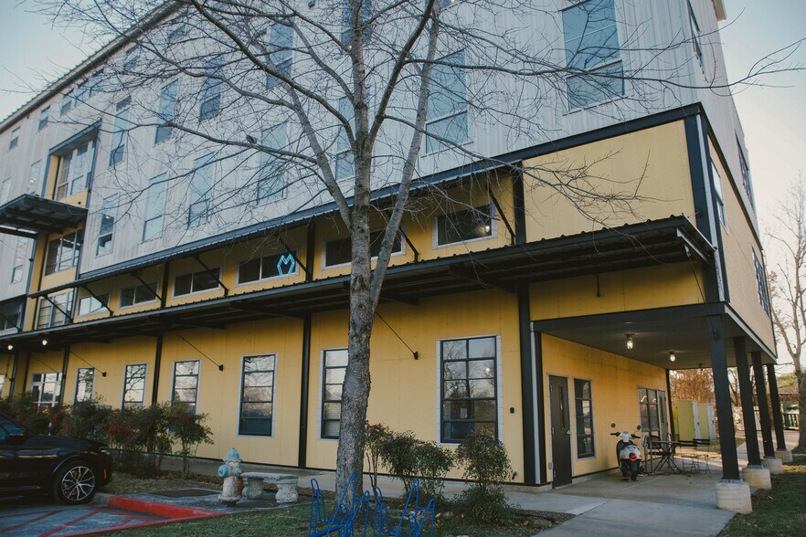 525 S School Ave, Fayetteville, AR à louer - Photo de l’immeuble – Image 2 sur 22