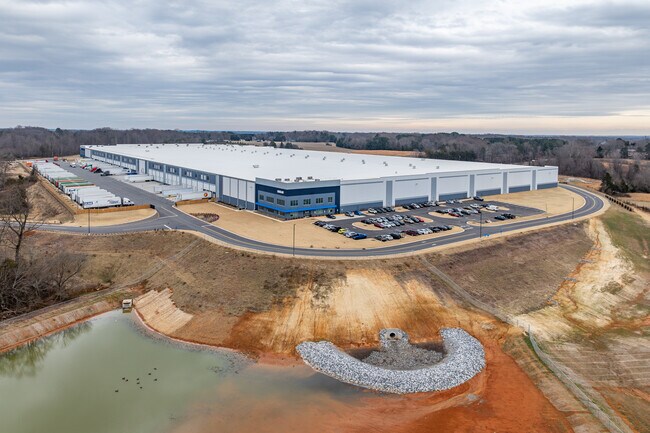 Plus de détails pour 1101 Gallimore Dairy Rd, Colfax, NC - Industriel/Logistique à louer