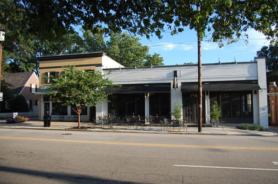 2513-2525 Fairview Rd, Raleigh, NC à louer - Photo de l’immeuble – Image 3 sur 3