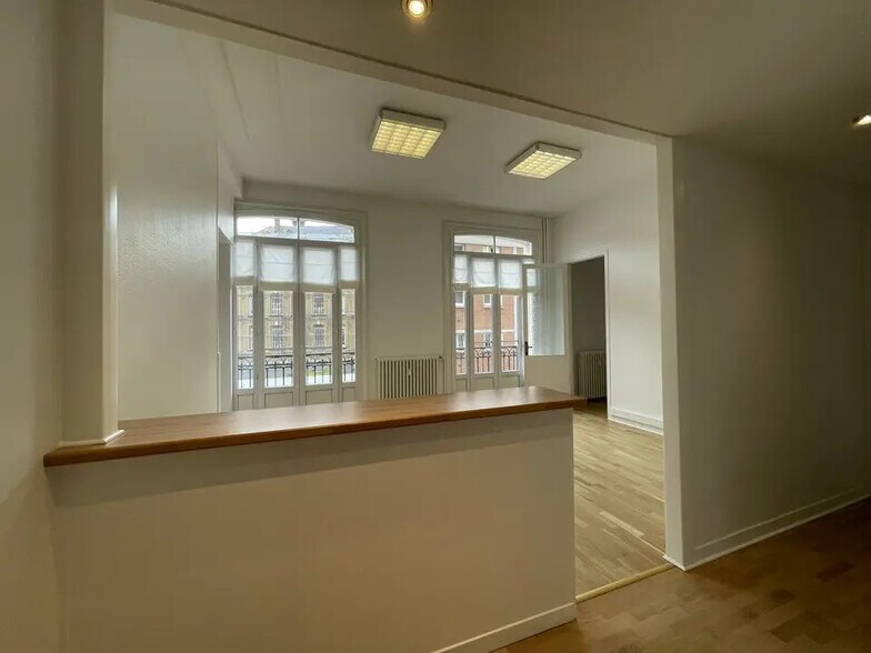 Bureau dans Le Havre à louer - Photo de l’immeuble – Image 1 sur 10