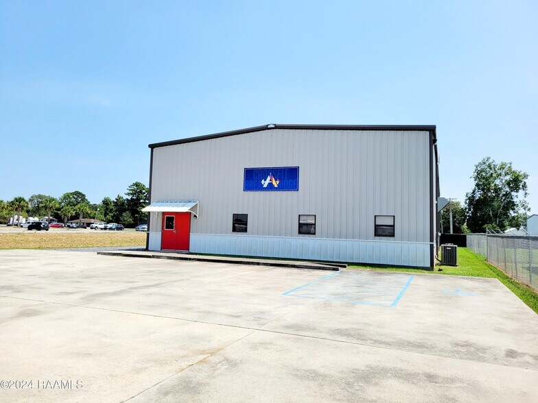 644 Enterprise Pky, Breaux Bridge, LA à louer - Photo de l’immeuble – Image 2 sur 11