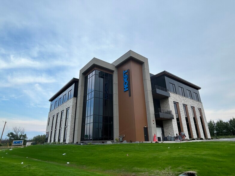 5410 Sevens Pky, Eau Claire, WI à louer - Photo de l’immeuble – Image 2 sur 4