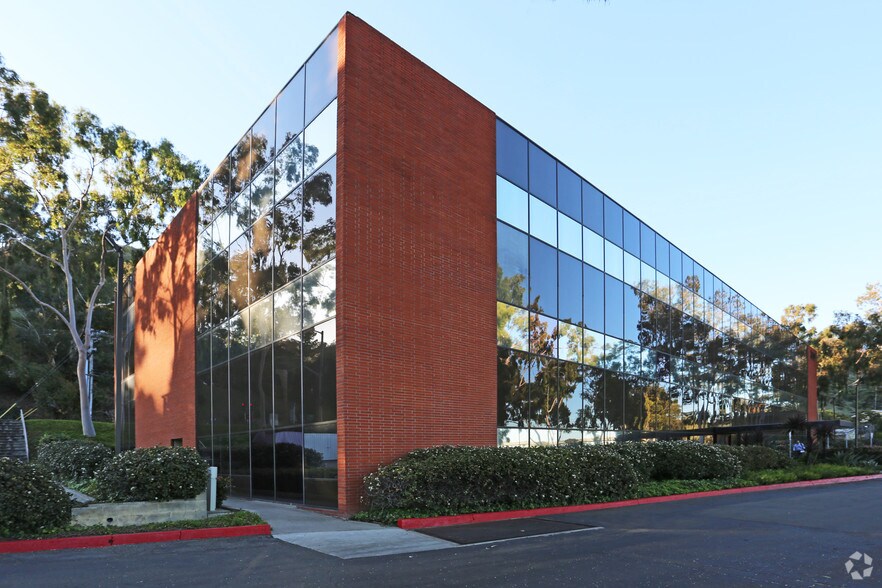 3110 Camino del Rio S, San Diego, CA à louer - Photo de l’immeuble – Image 3 sur 8