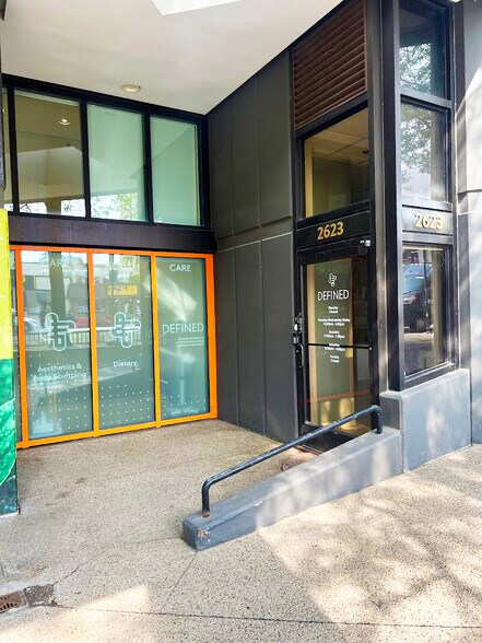 2623-2627 N Clark St, Chicago, IL à louer - Photo de l’immeuble – Image 2 sur 76