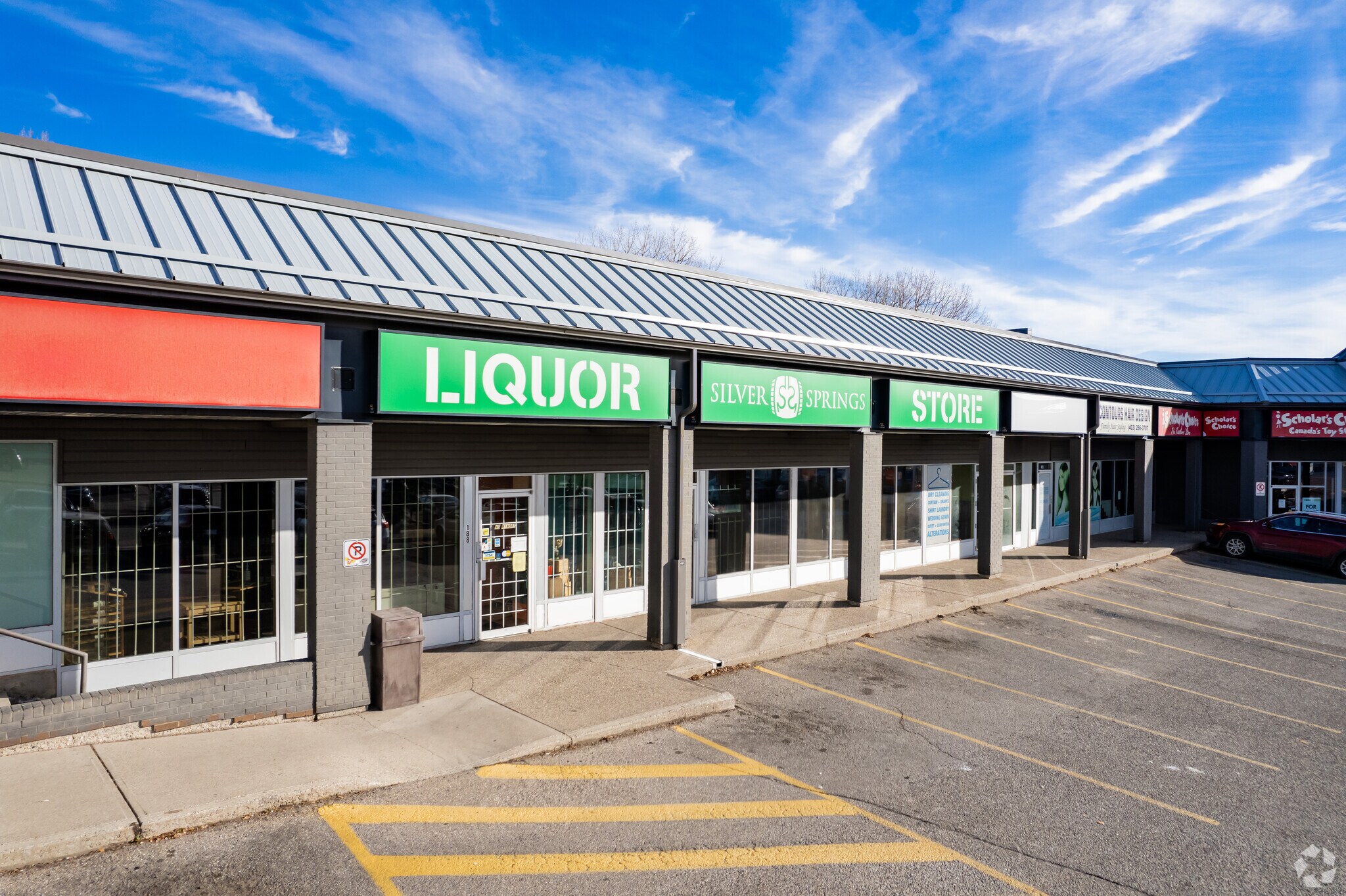 8060 Silver Springs Blvd NW, Calgary, AB à louer Photo de l’immeuble– Image 1 sur 8