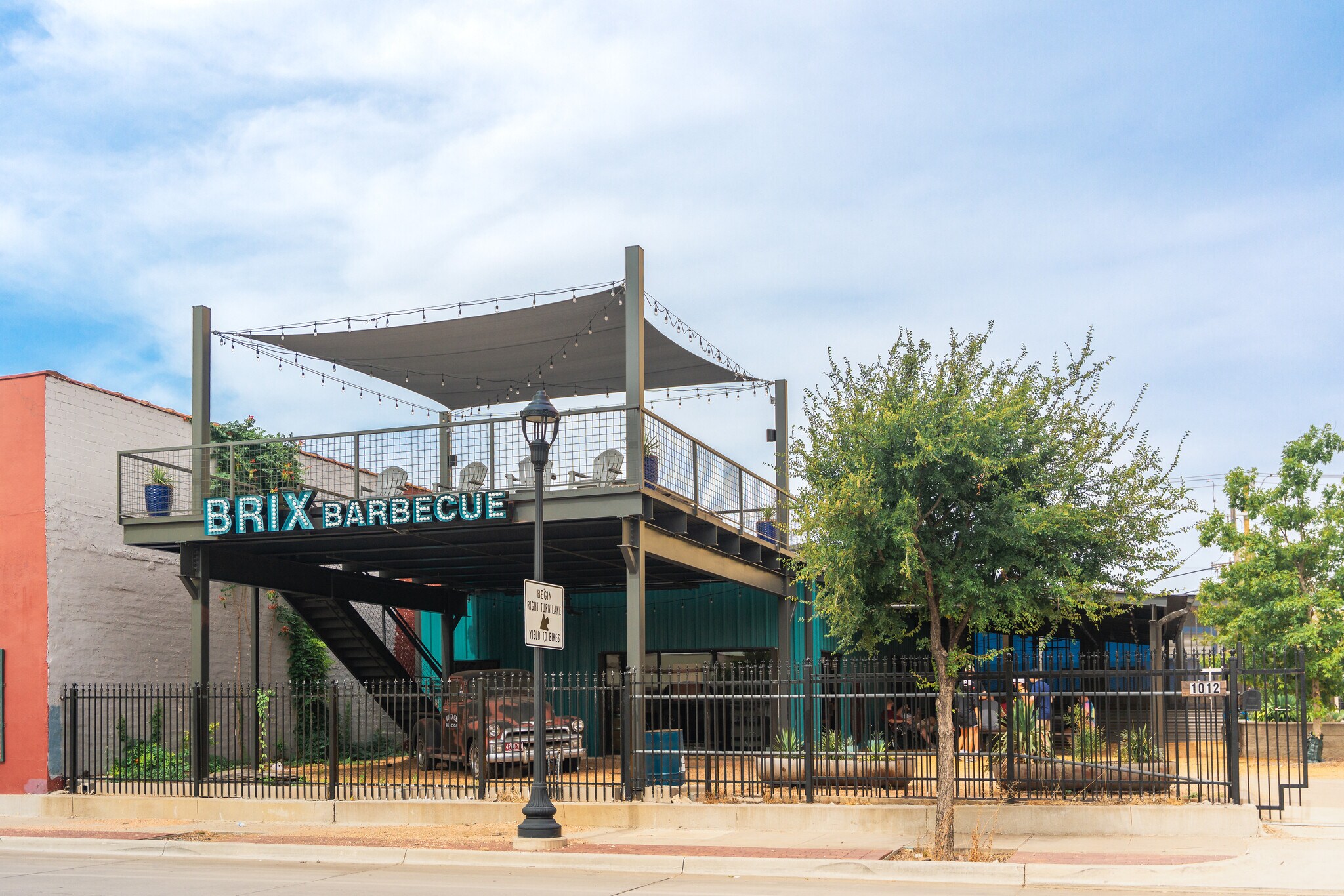 1012 S Main St, Fort Worth, TX à louer Photo principale– Image 1 sur 12