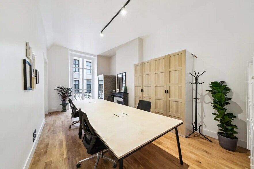 9 Rue D'Aboukir, Paris à louer - Photo de l’immeuble – Image 2 sur 14
