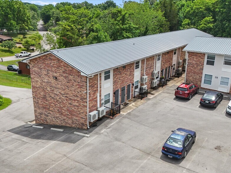112 Becky Dr, Greeneville, TN à vendre - Photo de l’immeuble – Image 2 sur 48