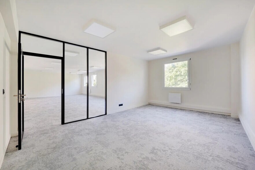 2 Rue Des Chênes Emeraudes, Cergy à louer - Photo de l’immeuble – Image 3 sur 6