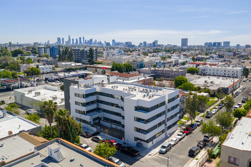 5128 Marathon St, Los Angeles, CA à vendre - Photo de l’immeuble – Image 2 sur 15