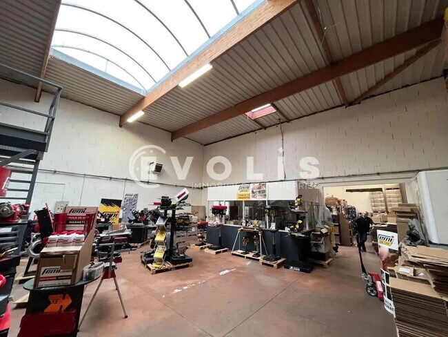 Plus de détails pour Bureau, Local d'activités à louer