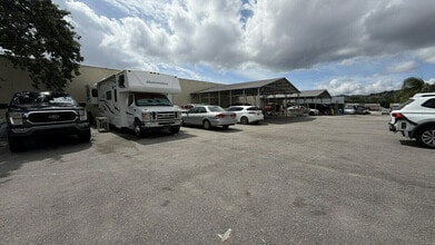 3167-3183 E Thousand Oaks Blvd, Thousand Oaks, CA à louer Photo de l’immeuble– Image 1 sur 6