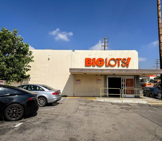 5321 Vineland Ave, North Hollywood, CA à louer - Photo de l’immeuble – Image 3 sur 7