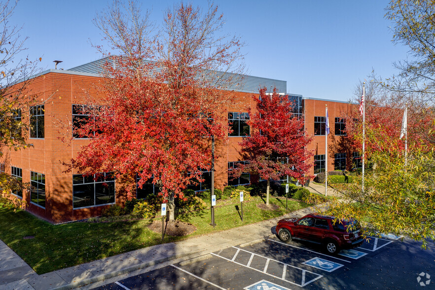 5101 Cox Rd, Glen Allen, VA à louer - Photo de l’immeuble – Image 3 sur 24