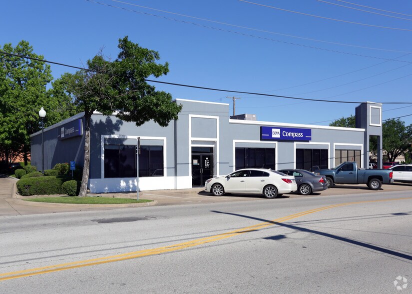 800-810 W State St, Garland, TX à louer - Photo principale – Image 2 sur 5