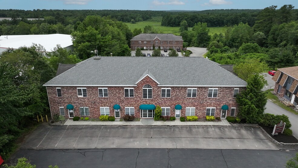 6 Mary E Clark Dr, Hampstead, NH à vendre - Photo de l’immeuble – Image 2 sur 22