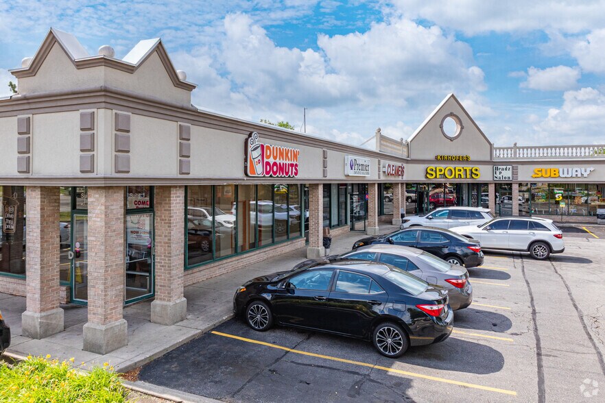 2112 W Galena Blvd, Aurora, IL à louer - Photo de l’immeuble – Image 2 sur 4