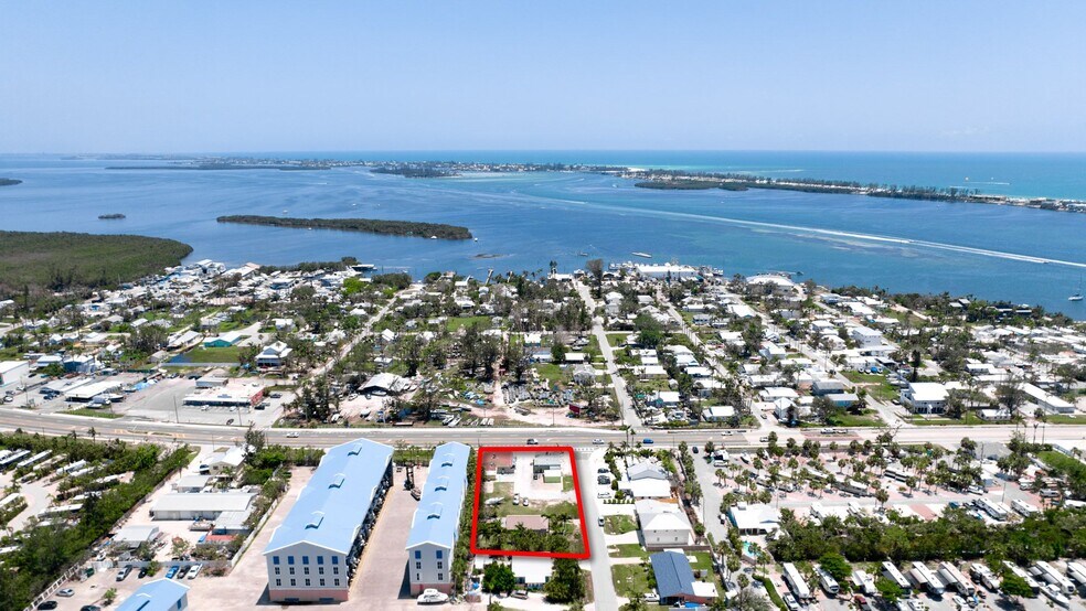 12202 Cortez W. rd, Cortez, FL à vendre - Photo de l’immeuble – Image 3 sur 5