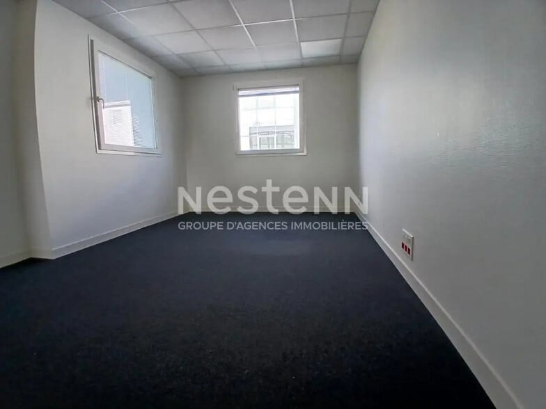 Bureau dans Vannes à louer - Photo de l’immeuble – Image 3 sur 7