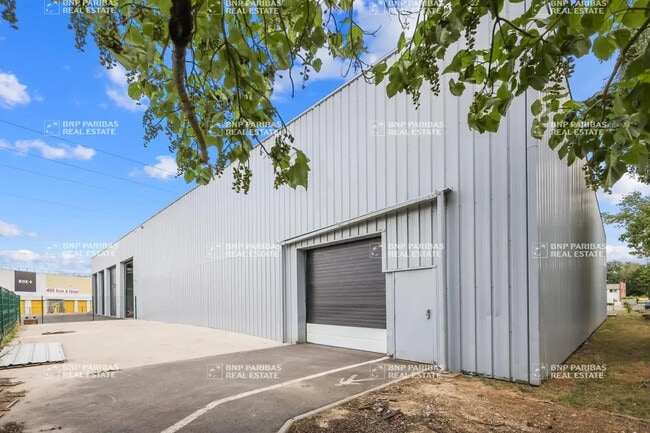 Plus de détails pour Local d’activités à vendre