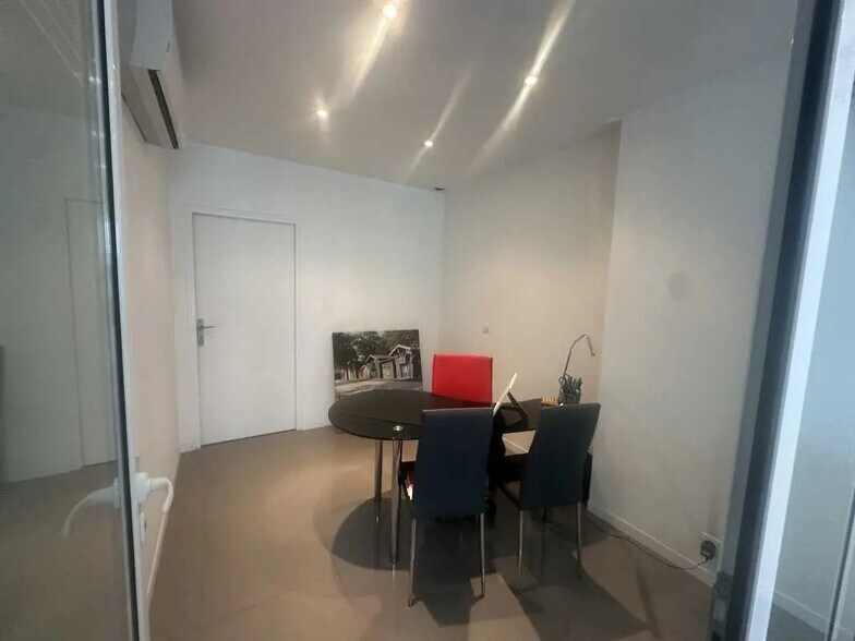 Local commercial dans Bordeaux à louer - Photo de l’immeuble – Image 3 sur 4