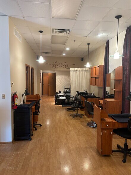 2675-2751 S Calhoun Rd, New Berlin, WI à vendre - Photo de l’immeuble – Image 3 sur 8