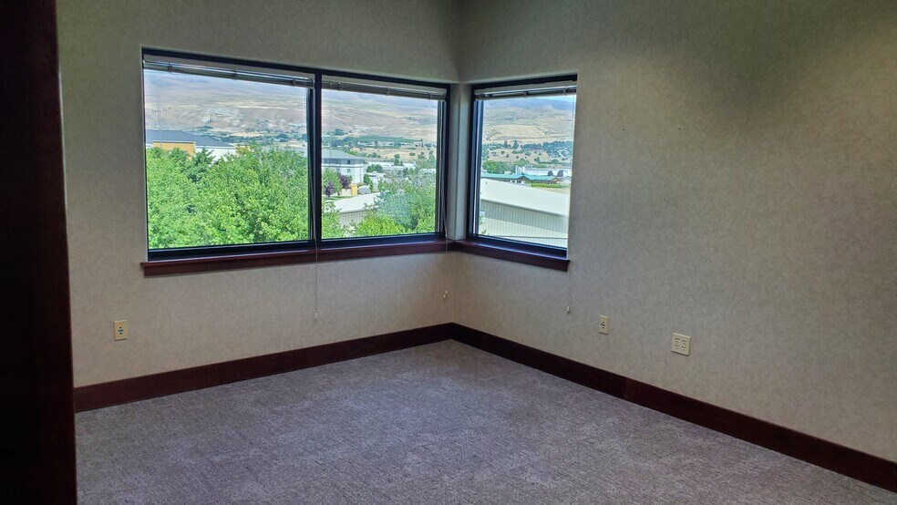 123 Easy St, Wenatchee, WA à louer - Photo intérieure – Image 2 sur 9