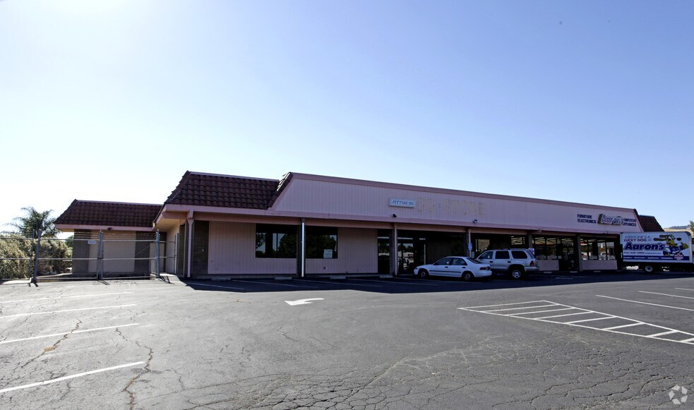 3721-3725 Railroad Ave, Pittsburg, CA à louer - Photo de l’immeuble – Image 2 sur 3