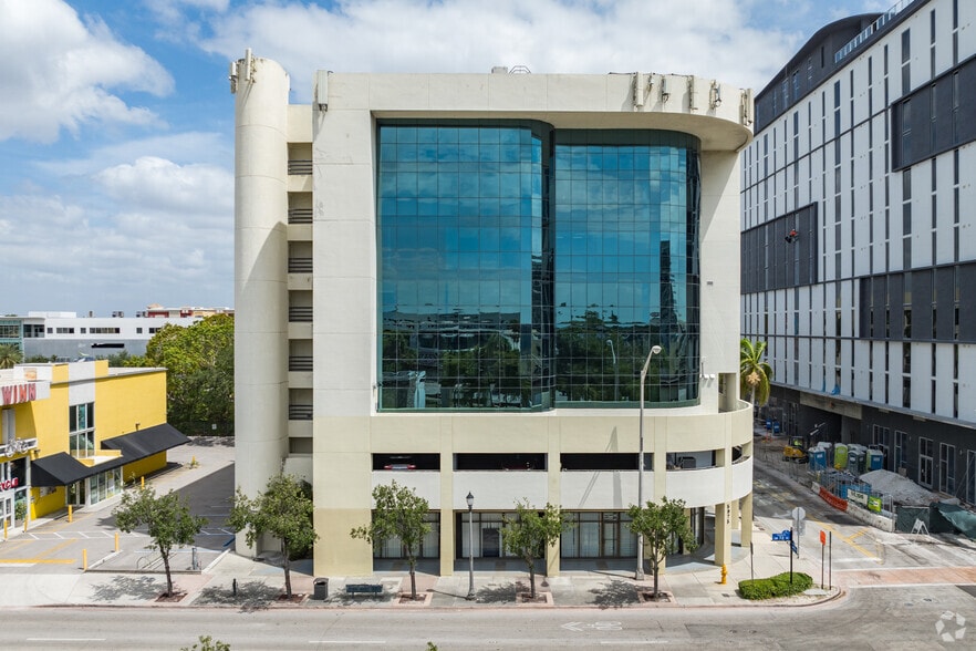 5975 Sunset Dr, Miami, FL à louer - Photo de l’immeuble – Image 2 sur 26