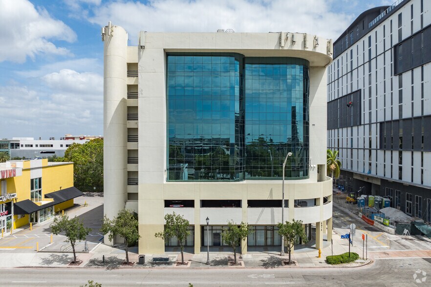 5975 Sunset Dr, Miami, FL à vendre - Photo de l’immeuble – Image 3 sur 6