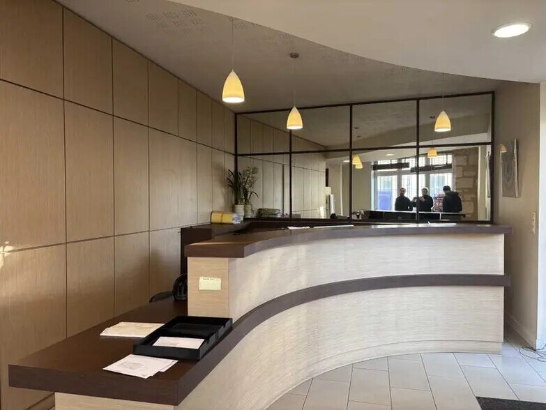Bureau dans Bordeaux à vendre - Hall d’entrée – Image 3 sur 9