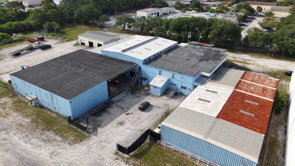 3340 Enterprise Rd, Fort Pierce, FL à vendre - Photo de l’immeuble – Image 2 sur 20