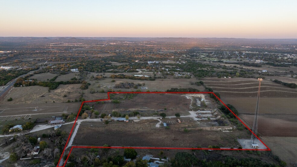 21.4 +/- AC on FM 1077, Bandera, TX à vendre - Aérien – Image 2 sur 6