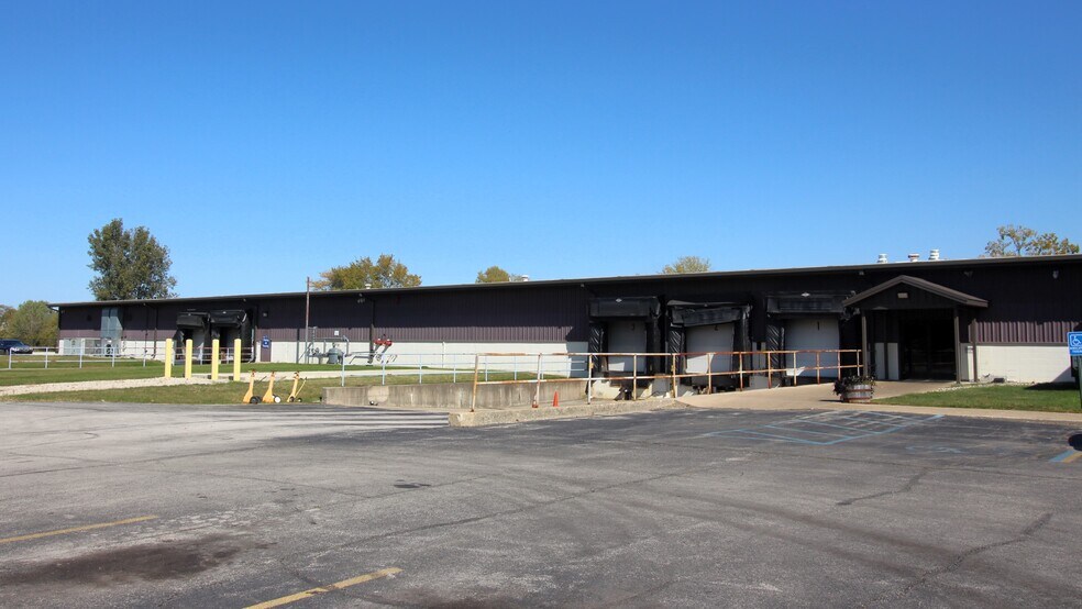 2051 Riverfork Dr, Huntington, IN à vendre - Photo de l’immeuble – Image 2 sur 27