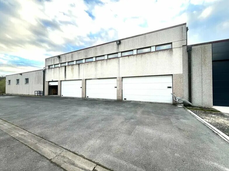 Bureau dans Saint-Gobain à louer - Photo de l’immeuble – Image 1 sur 3