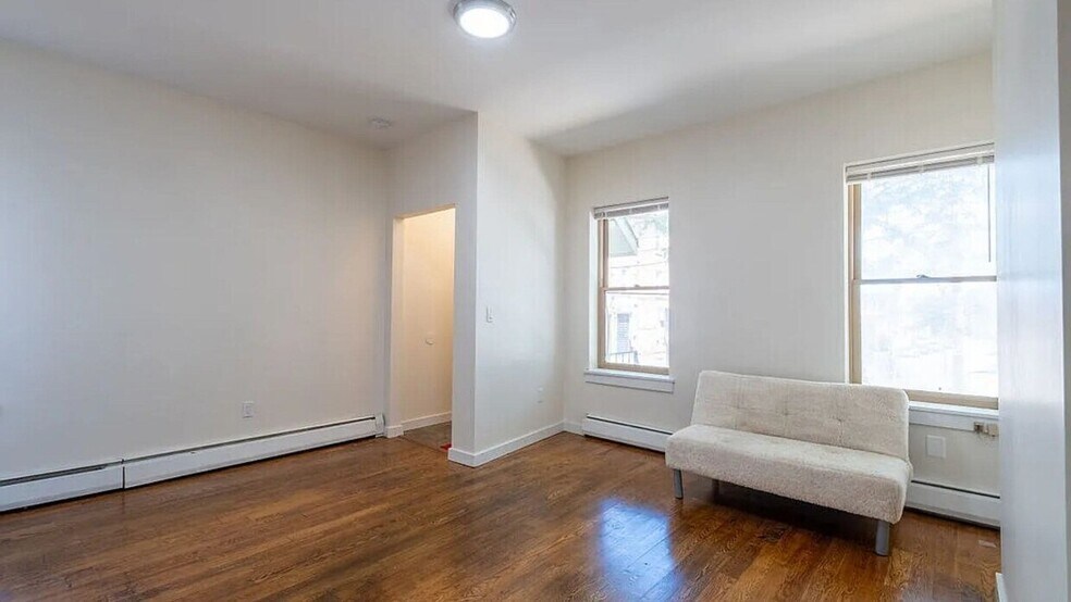 363-369 Liberty st, Newburgh, NY à vendre - Photo intérieure – Image 3 sur 6