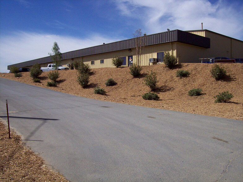 18975 Mermack Ave, Lake Elsinore, CA à louer - Photo de l’immeuble – Image 2 sur 5