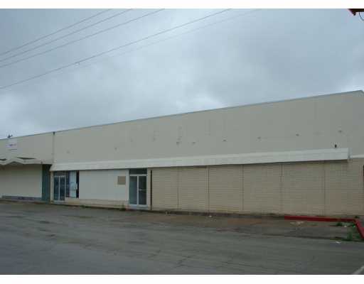 200 N Saint Marys St, Beeville, TX à louer - Photo de l’immeuble – Image 2 sur 31