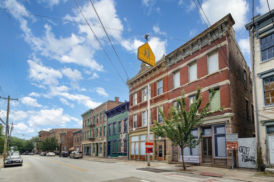 469 W McMicken Ave, Cincinnati, OH à vendre - Photo de l’immeuble – Image 2 sur 33